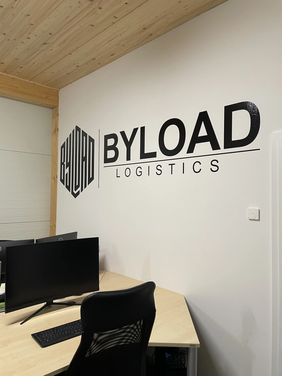 Byload Logistics, Büroeinrichtung